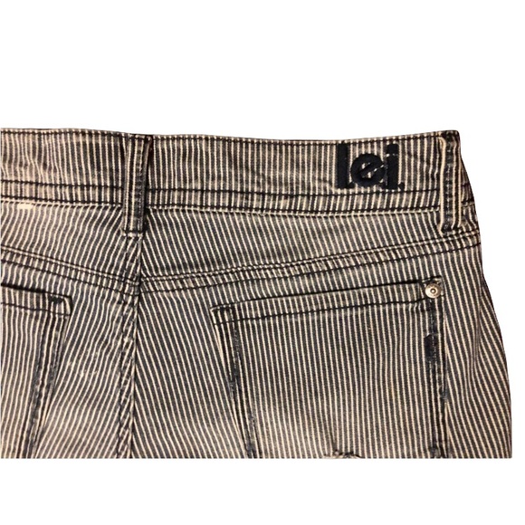 Women’s LEI Striped Denim Shorts - Picture 6 of 9